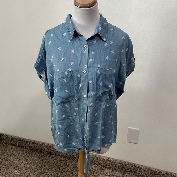 😊NWOT Autumn Skye Star Print Button Up Shirt - Picture 1 of 5